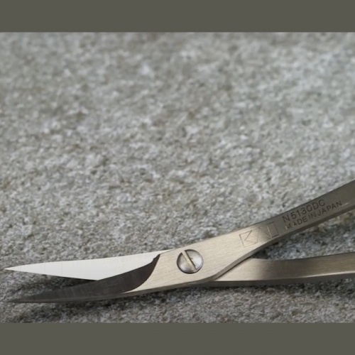 Large Loop - Double Curved Embroidery Scissors 3.5 in | The Quilt Shop